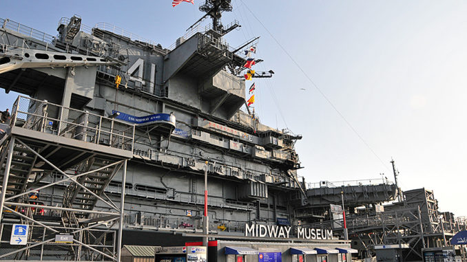 USS Midway Museum中途岛号航母博物馆经常登上圣地亚哥最受欢迎景点的榜首。（摄影：李旭生）