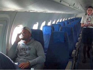所属菲律宾航空的飞机只载了西蒙一位乘客，乘务员专门为他服务。（视频截图）