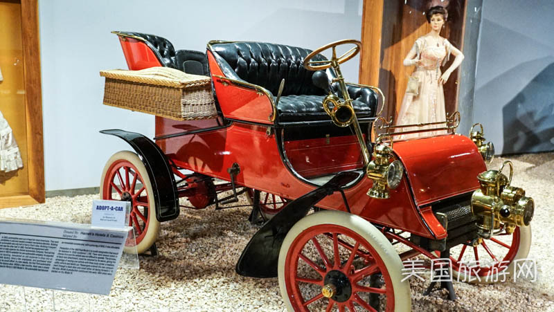 雷诺的“国家汽车博物馆”中的藏车－1903年款福特老爷车。（摄影：李旭生）